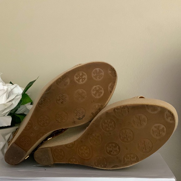 Tory Burch Meredith Studded Logo Wedges Canvas Natural - Picture 14 of 14